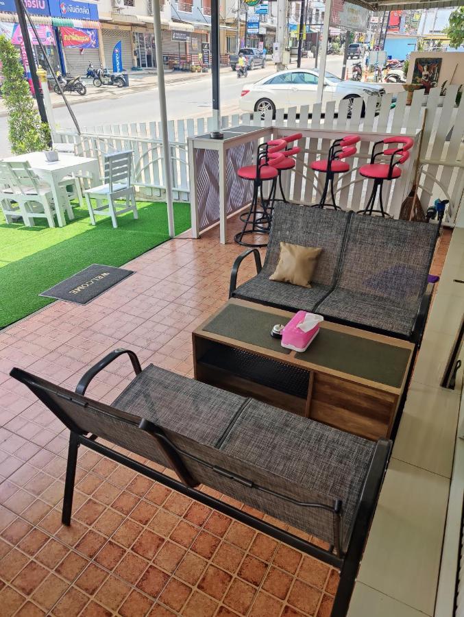 Cafe Nana Hotel Nong Prue Buitenkant foto