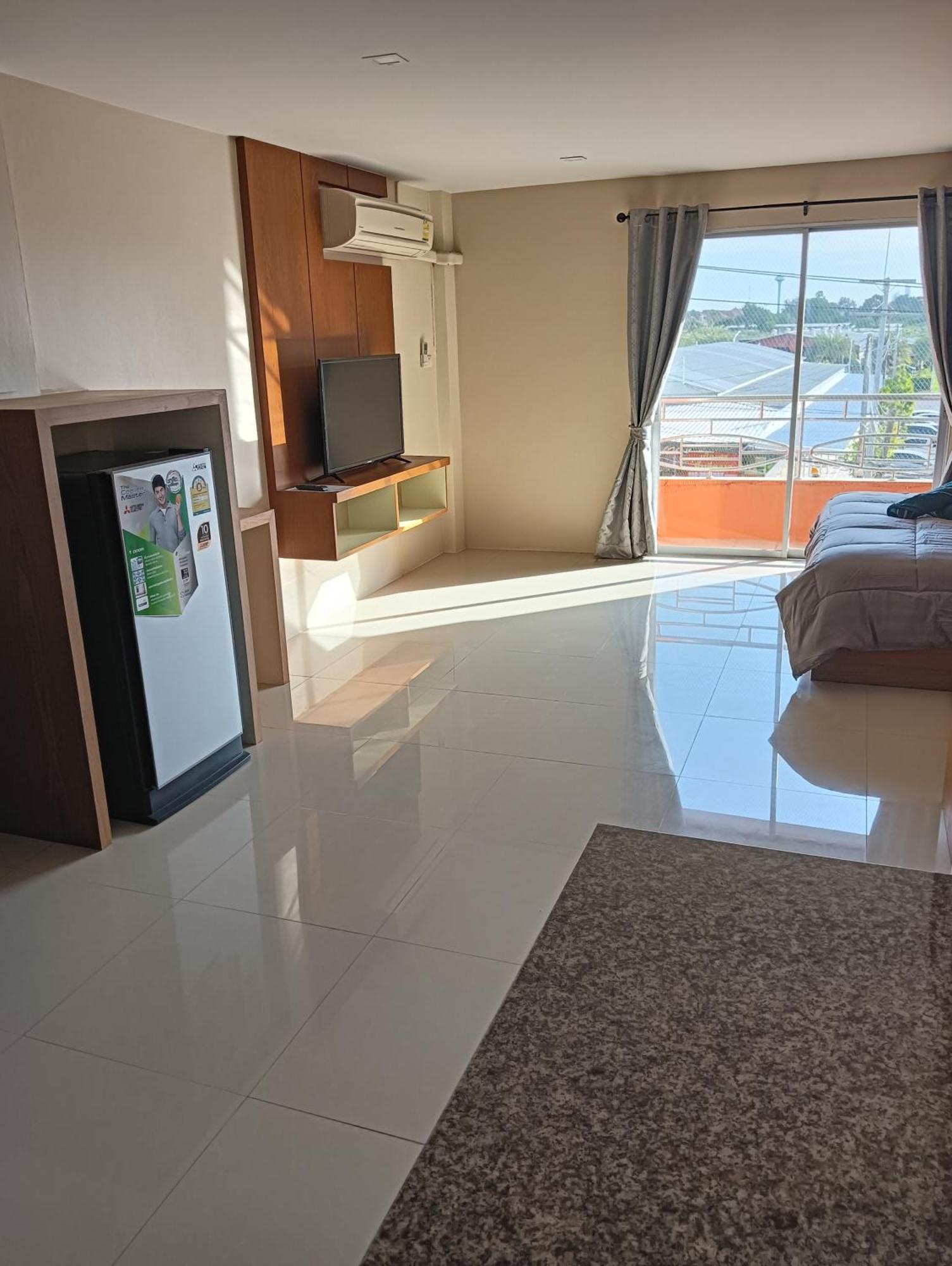 Cafe Nana Hotel Nong Prue Buitenkant foto